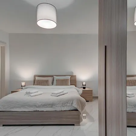 3br -sliema Tigne Steps From Sea *