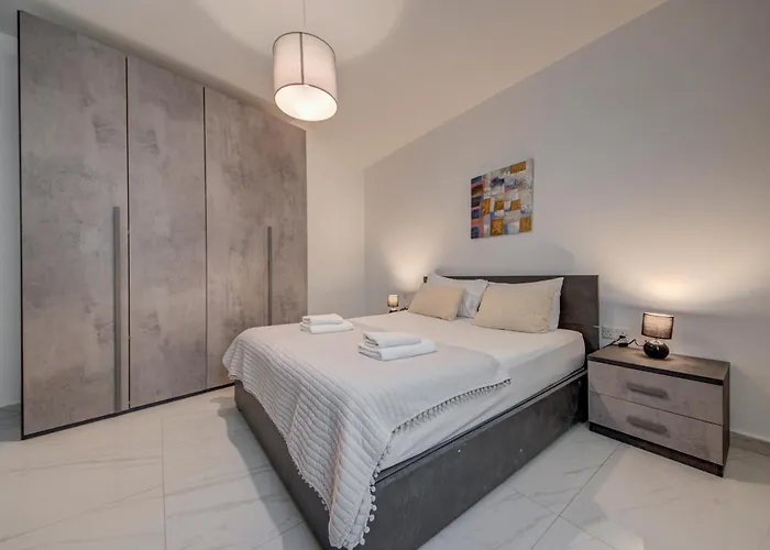 3br -sliema Tigne Steps From Sea Appartement Gzira