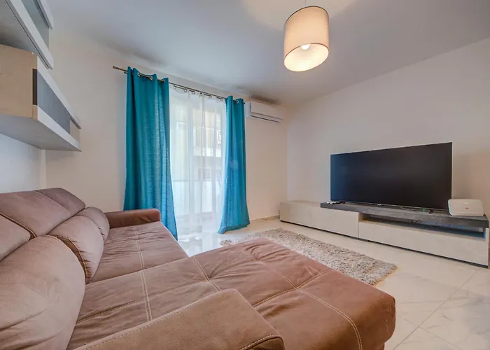 3br -sliema Tigne Steps From Sea Gzira