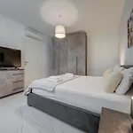 3br -sliema Tigne Steps From Sea Gzira