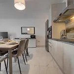 3br -sliema Tigne Steps From Sea *