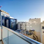 公寓 3br -sliema Tigne Steps From Sea Gzira
