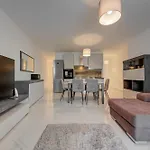 公寓 3br -sliema Tigne Steps From Sea *