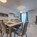3br -sliema Tigne Steps From Sea *