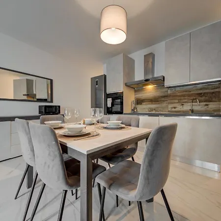 3br -sliema Tigné Steps From Sea *