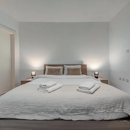 3br -sliema Tigne Steps From Sea Apartment Gzira