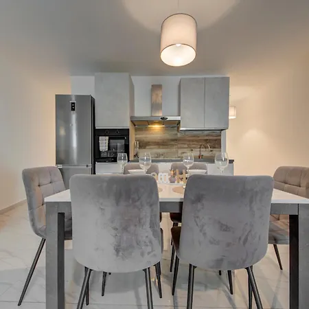 3br -sliema Tigné Steps From Sea Appartamento Gzira
