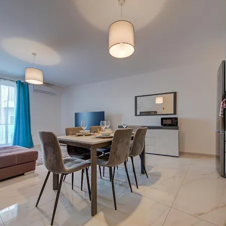3br -sliema Tigné Steps From Sea Gzira