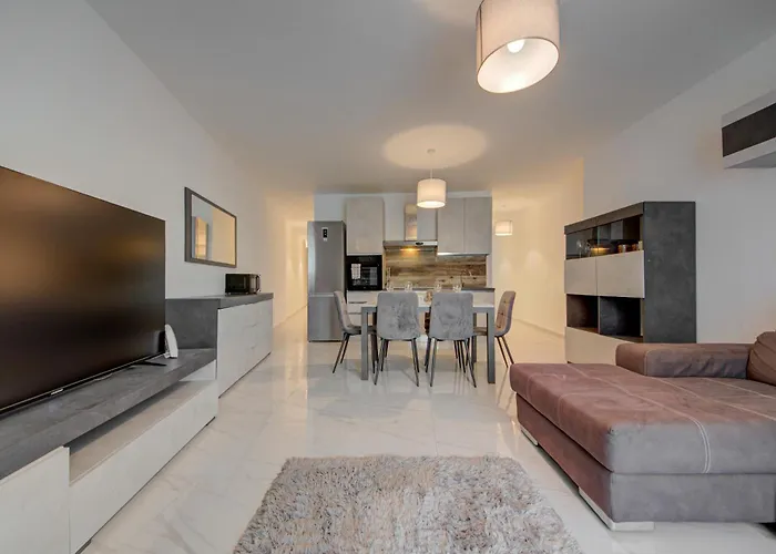 3br -sliema Tigne Steps From Sea 아파트