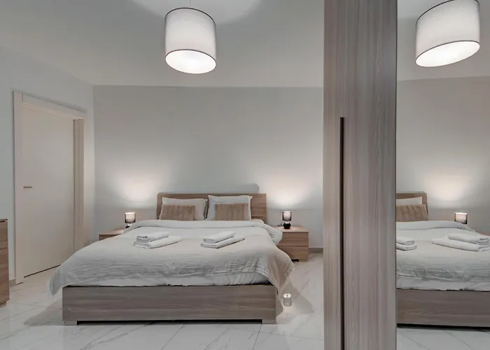 3br -sliema Tigne Steps From Sea *