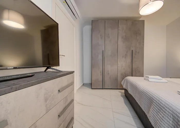 Apartment 3br -sliema Tigne Steps From Sea Gzira