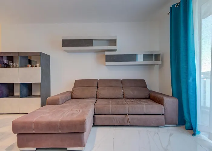 Apartment 3br -sliema Tigne Steps From Sea Gzira