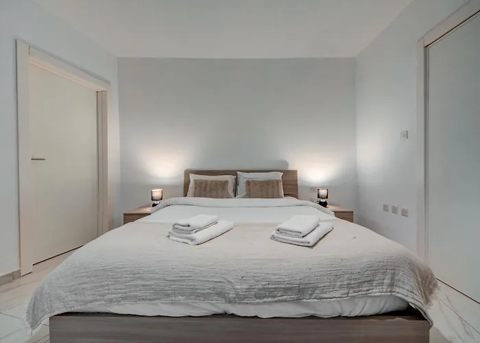 3br -sliema Tigne Steps From Sea 아파트 그지라