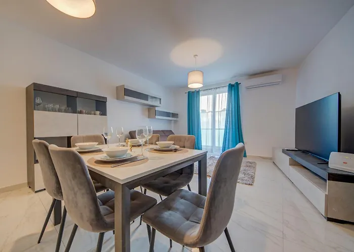3br -sliema Tigne Steps From Sea *